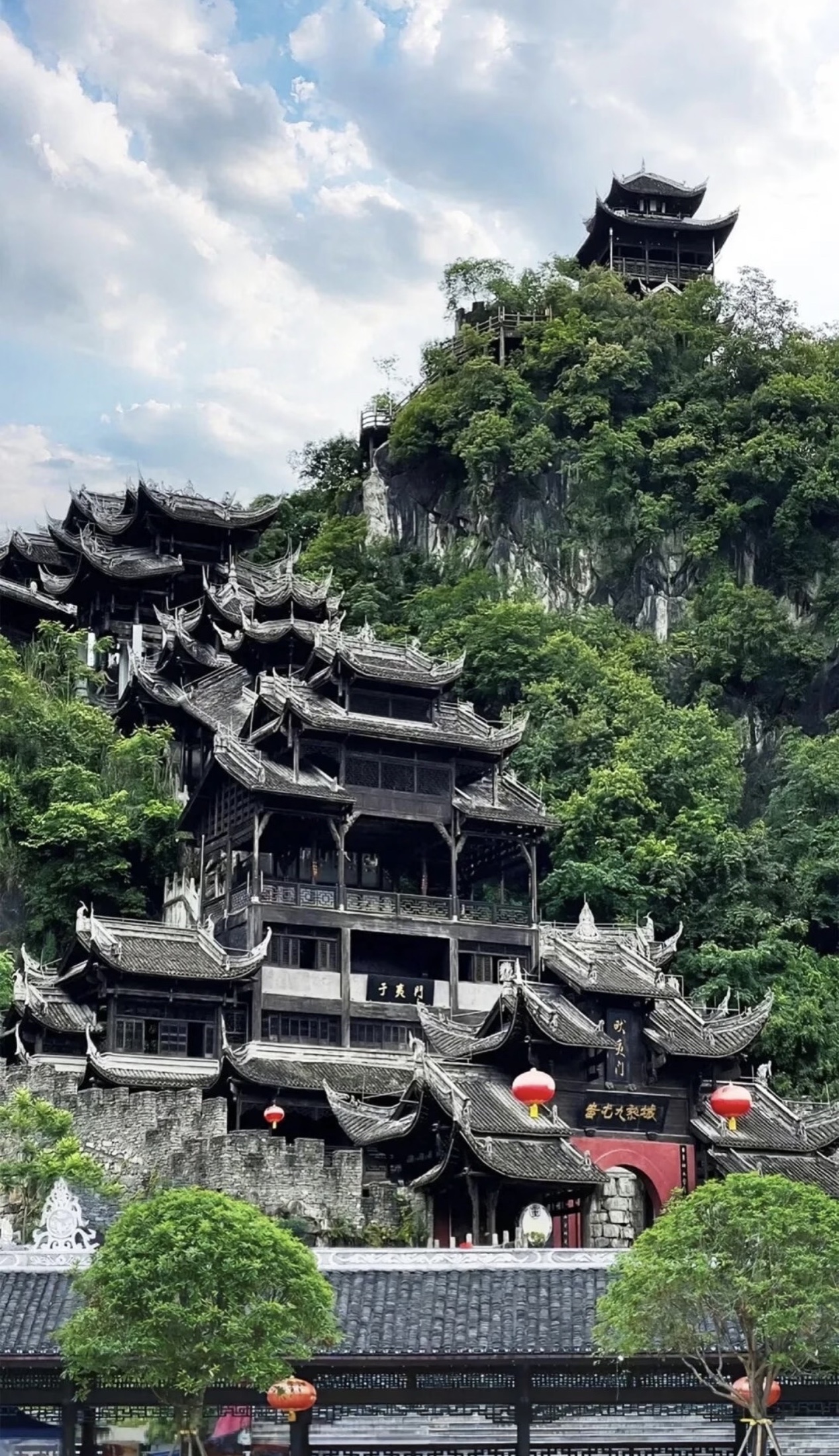 苗族古建筑群 · 摄于重庆市彭水蚩尤九黎城